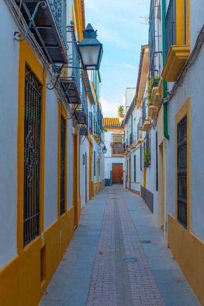 Wybielona Ulica Starym Mieście Hiszpańskiego Miasta Cordoba — Zdjęcie stockowe