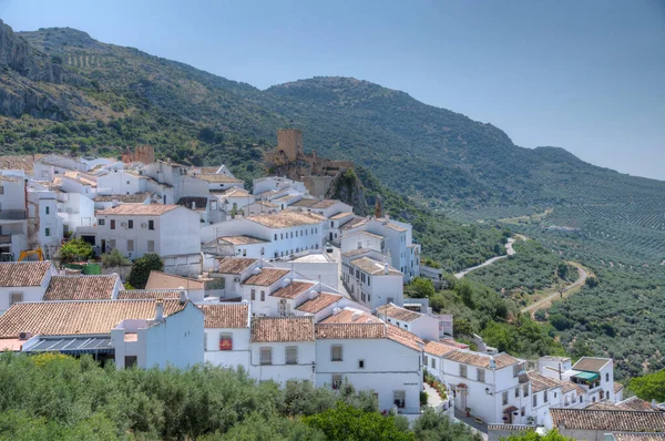 İspanya 'daki Zuheros köyünün havadan görünüşü