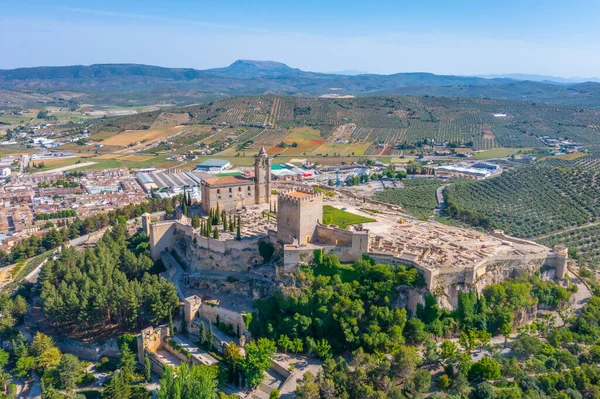İspanya 'nın Alcala la Real kasabasındaki Fortaleza de la Mota' nın hava manzarası