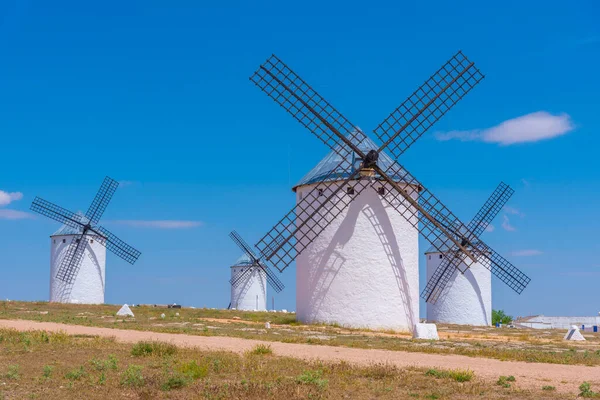 Fehér Szélmalmok Campo Criptanában Spanyolországban — Stock Fotó