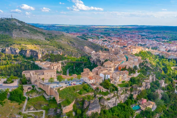 İspanyol kenti Cuenca 'nın havadan görünüşü