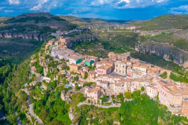 İspanyol kenti Cuenca 'nın havadan görünüşü