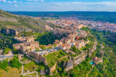 İspanyol kenti Cuenca 'nın havadan görünüşü