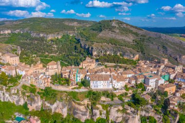 İspanyol kenti Cuenca 'nın havadan görünüşü
