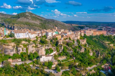 İspanyol kenti Cuenca 'nın havadan görünüşü