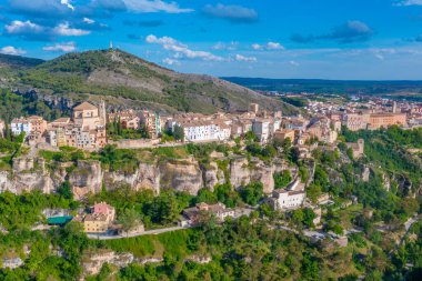 İspanyol kenti Cuenca 'nın havadan görünüşü