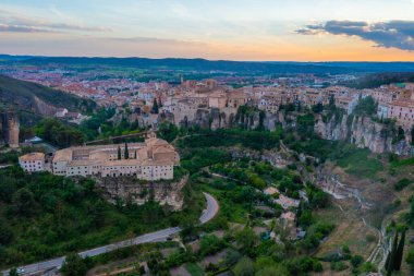 İspanya 'daki Cuenca' nın günbatımı hava manzarası