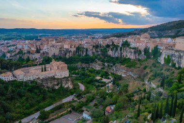 İspanya 'daki Cuenca' nın günbatımı hava manzarası