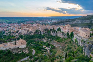 İspanya 'daki Cuenca' nın günbatımı hava manzarası