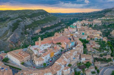 İspanya 'daki Cuenca' nın günbatımı hava manzarası
