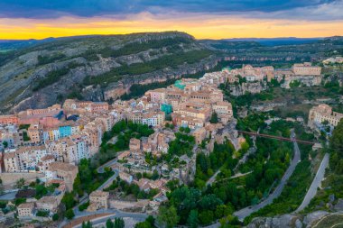 İspanya 'daki Cuenca' nın günbatımı hava manzarası