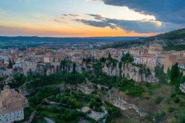 İspanya 'daki Cuenca' nın günbatımı hava manzarası