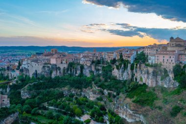 İspanya 'daki Cuenca' nın günbatımı hava manzarası