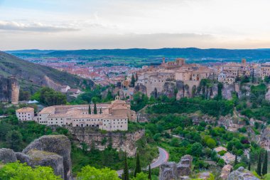 İspanya 'daki Cuenca' nın günbatımı hava manzarası