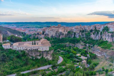 İspanya 'daki Cuenca' nın günbatımı hava manzarası