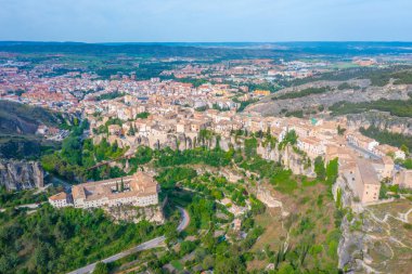 İspanyol kenti Cuenca 'nın havadan görünüşü