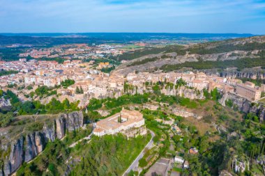 İspanyol kenti Cuenca 'nın havadan görünüşü
