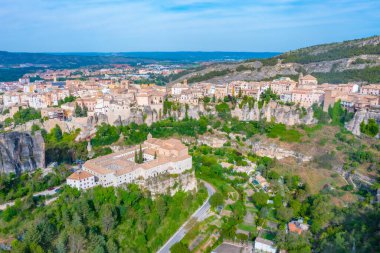 İspanyol kenti Cuenca 'nın havadan görünüşü