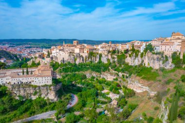 İspanyol kenti Cuenca 'nın havadan görünüşü