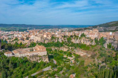 İspanyol kenti Cuenca 'nın havadan görünüşü