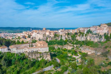 İspanyol kenti Cuenca 'nın havadan görünüşü