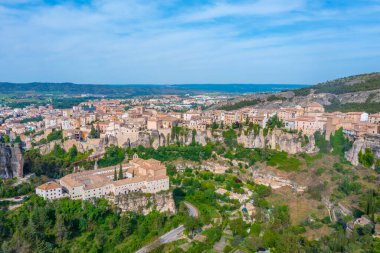 İspanyol kenti Cuenca 'nın havadan görünüşü