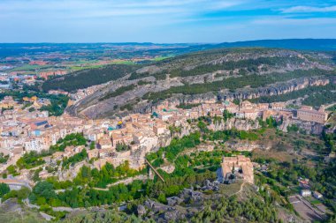 İspanyol kenti Cuenca 'nın havadan görünüşü