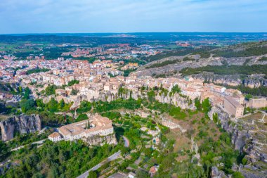 İspanyol kenti Cuenca 'nın havadan görünüşü