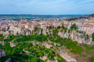 İspanyol kenti Cuenca 'nın havadan görünüşü