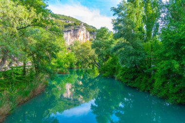 Rio Jucar İspanyol şehri Cuenca 'yı geçiyor
