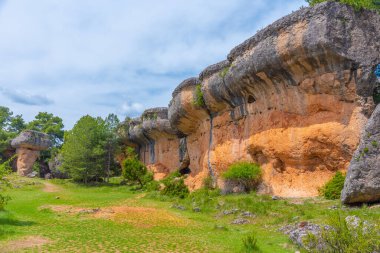 İspanyol kenti Cuenca yakınlarında Ciudad Encantada kaya oluşumları
