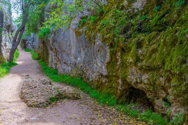 İspanyol kenti Cuenca yakınlarında Ciudad Encantada kaya oluşumları
