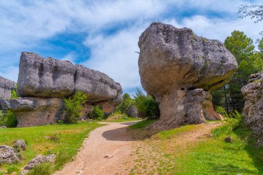 İspanyol kenti Cuenca yakınlarında Ciudad Encantada kaya oluşumları