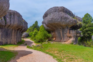 İspanyol kenti Cuenca yakınlarında Ciudad Encantada kaya oluşumları