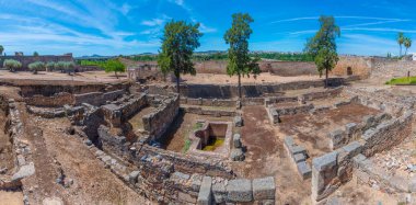 İspanyol kenti Merida 'daki Alcazaba kalesi