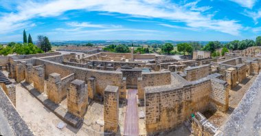 İspanya 'nın Cordob kasabası yakınlarındaki Madinat al-Zahra harabeleri