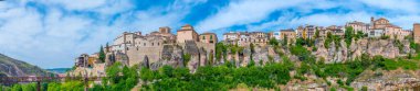 İdam evleri - İspanyol kenti Cuenc 'te Casas Colgadas