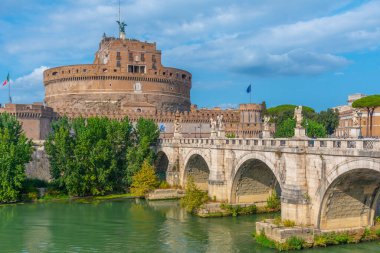 Roma 'nın başkentinde Sant' Angelo Kalesi..