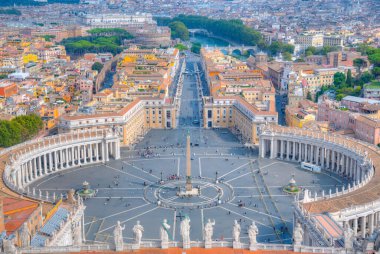 Vatikan 'daki Aziz Peter Meydanı' nın havadan görünüşü.
