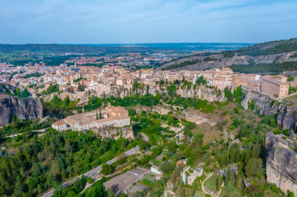 İspanyol kenti Cuenca 'nın havadan görünüşü