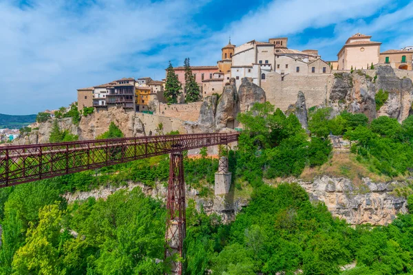 İspanya Cuenca 'da Huecar nehri üzerinde San Pablo köprüsü