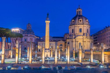 İtalya, Roma 'daki Trajan Forumunda Meryem' in Kutsal Kilisesi.