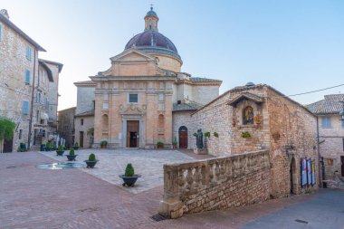 Assisi, İtalya 'da Sığınak Chiesa Nuova.
