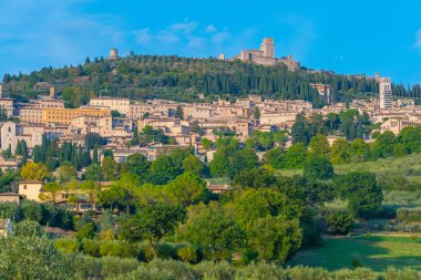 İtalya 'nın Assisi kentindeki eski şehir manzarası.