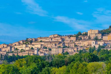 İtalya 'nın Assisi kentindeki eski şehir manzarası.