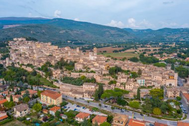 İtalyan kasabasının hava manzarası Büyülü.