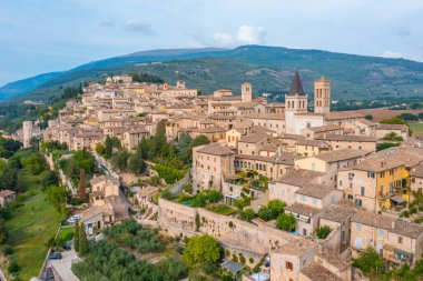 İtalyan kasabasının hava manzarası Büyülü.