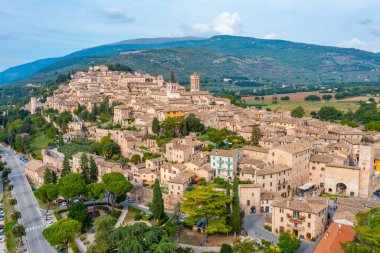 İtalyan kasabasının hava manzarası Büyülü.