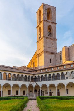 Perugia, İtalya 'daki San Domenico manastırının avlusunda..