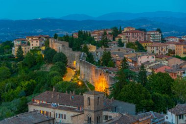 Porta Sole, İtalya 'dan Perugia' nın gün batımı manzarası.